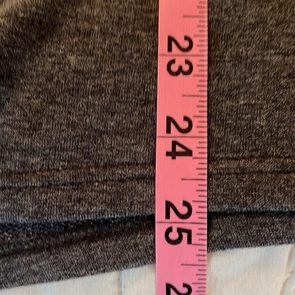 Hem & Thread Women’s Navy And Cream Sweatshirt Size Large NWT - Picture 8 of 11